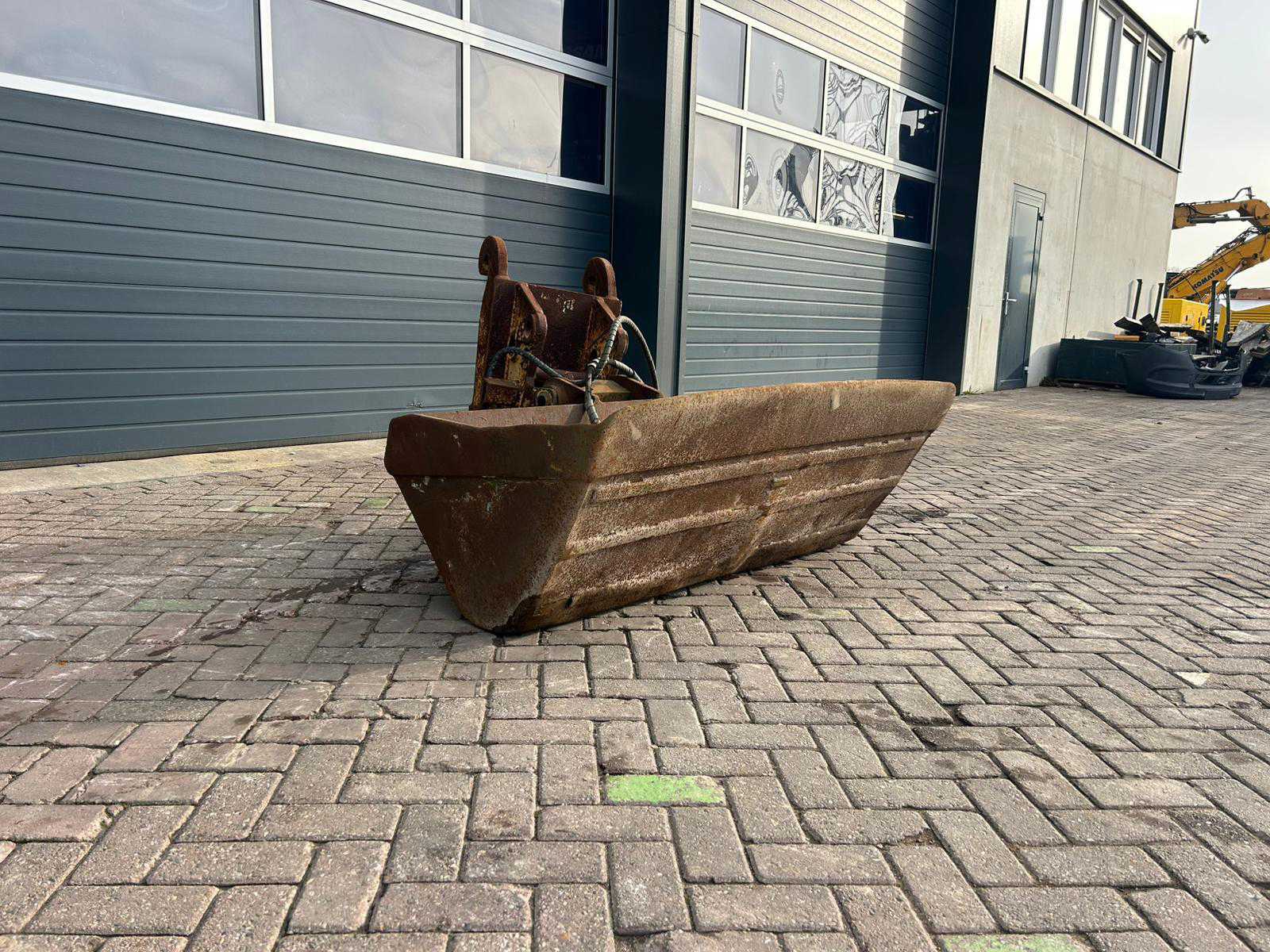 Kantelbak met graafbakkant van 1600 mm