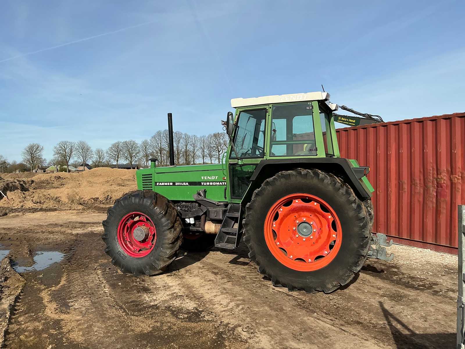 Fendt farmer 311 LSA 4-Wheel Drive Tractor 1986