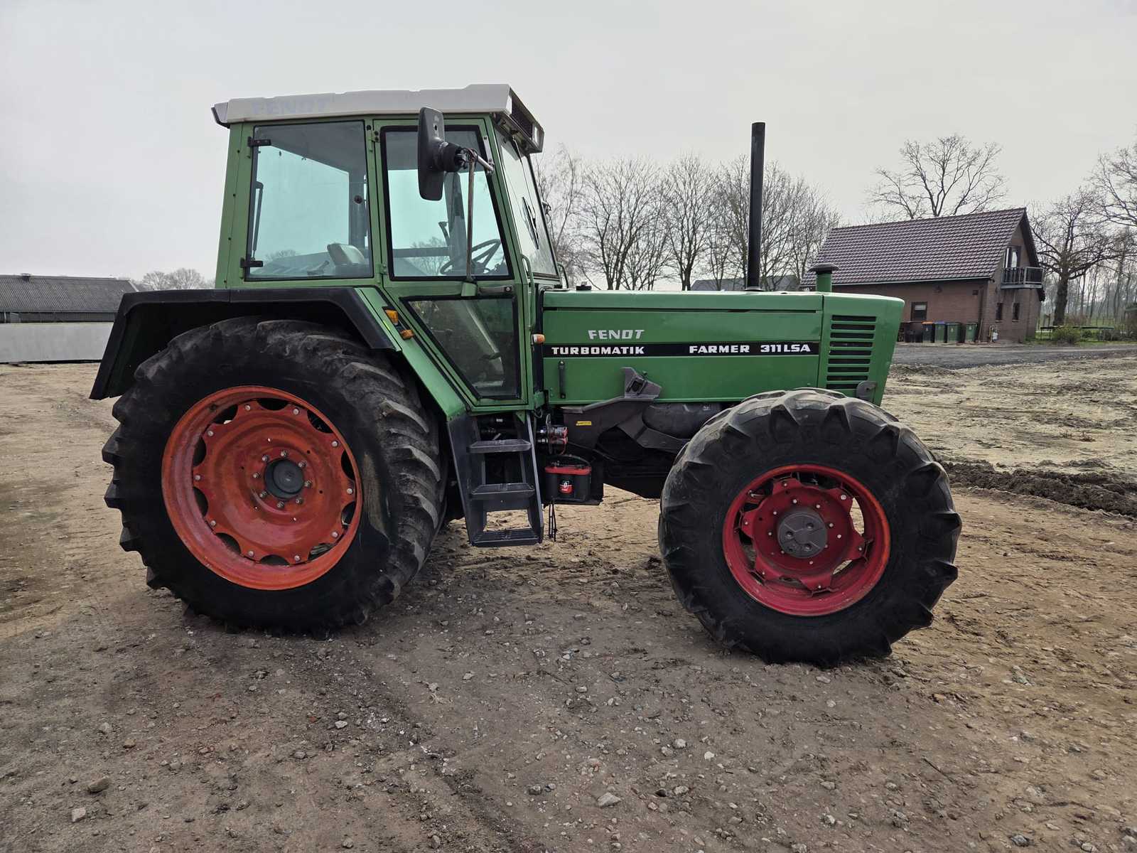 Fendt farmer 311 LSA 4-Wheel Drive Tractor 1986