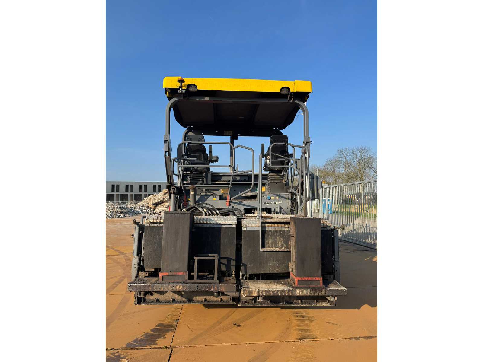 Vogele Super 1800-2 asfalteermachine (2010) met AB500 screed, 5 m werkbreedte