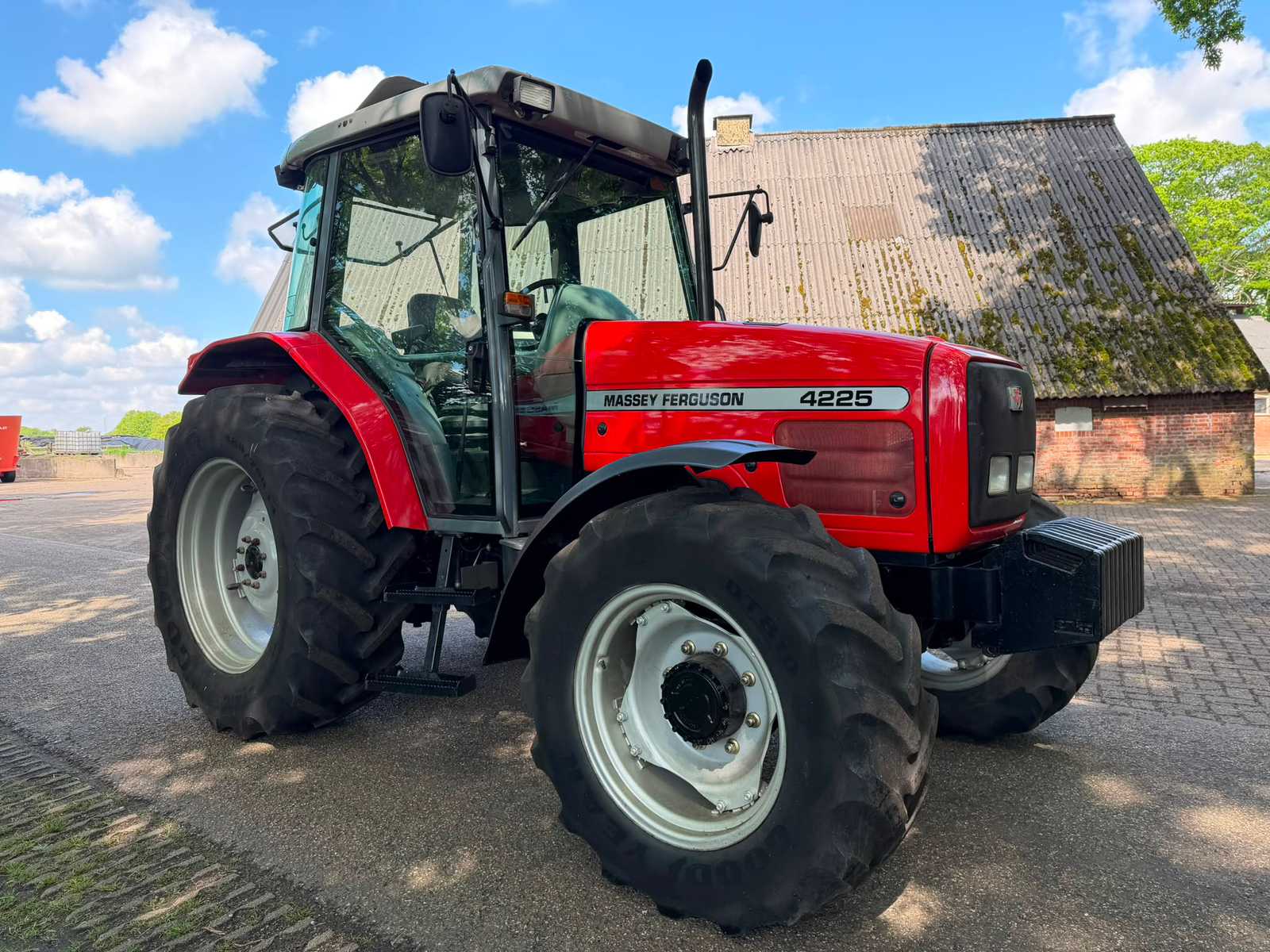2000 Massey Ferguson 4225 Vierwielaangedreven landbouwtractor