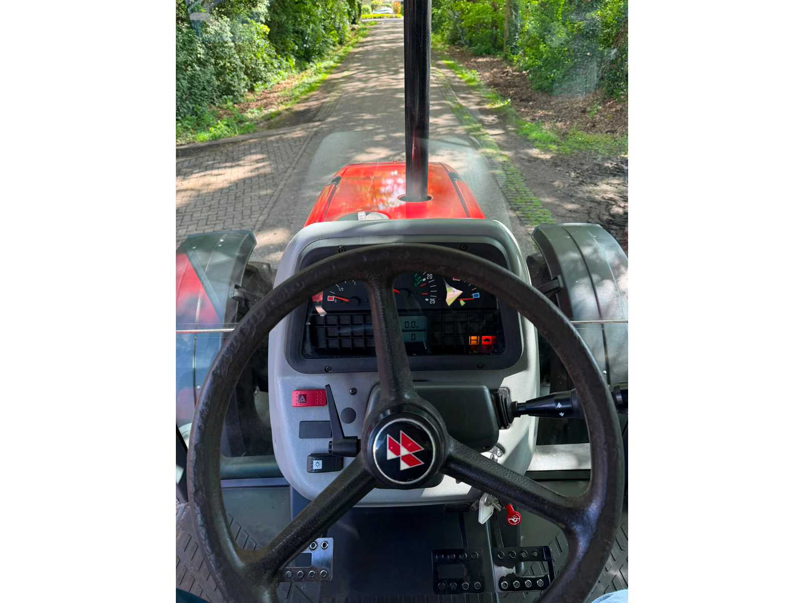 2000 Massey Ferguson 4225 Vierwielaangedreven landbouwtractor