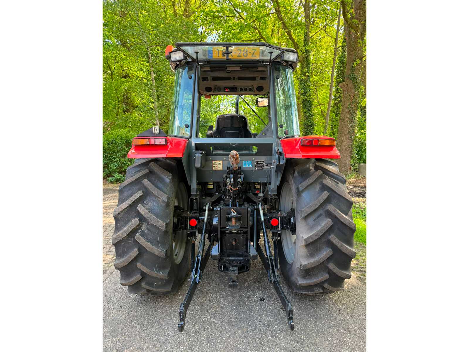 2000 Massey Ferguson 4225 Vierwielaangedreven landbouwtractor