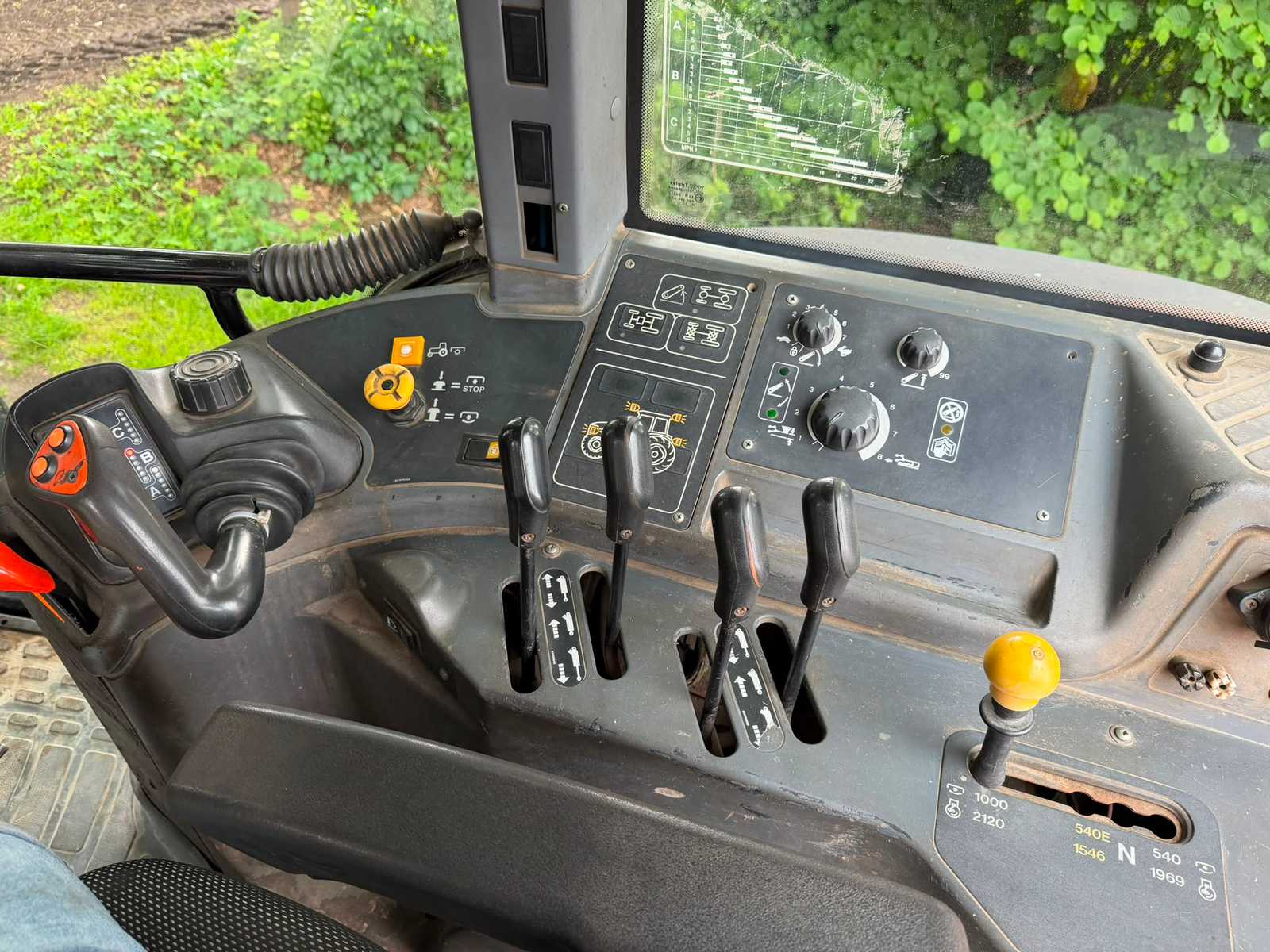1999 new holland 8160 Vierwielaangedreven landbouwtractor
