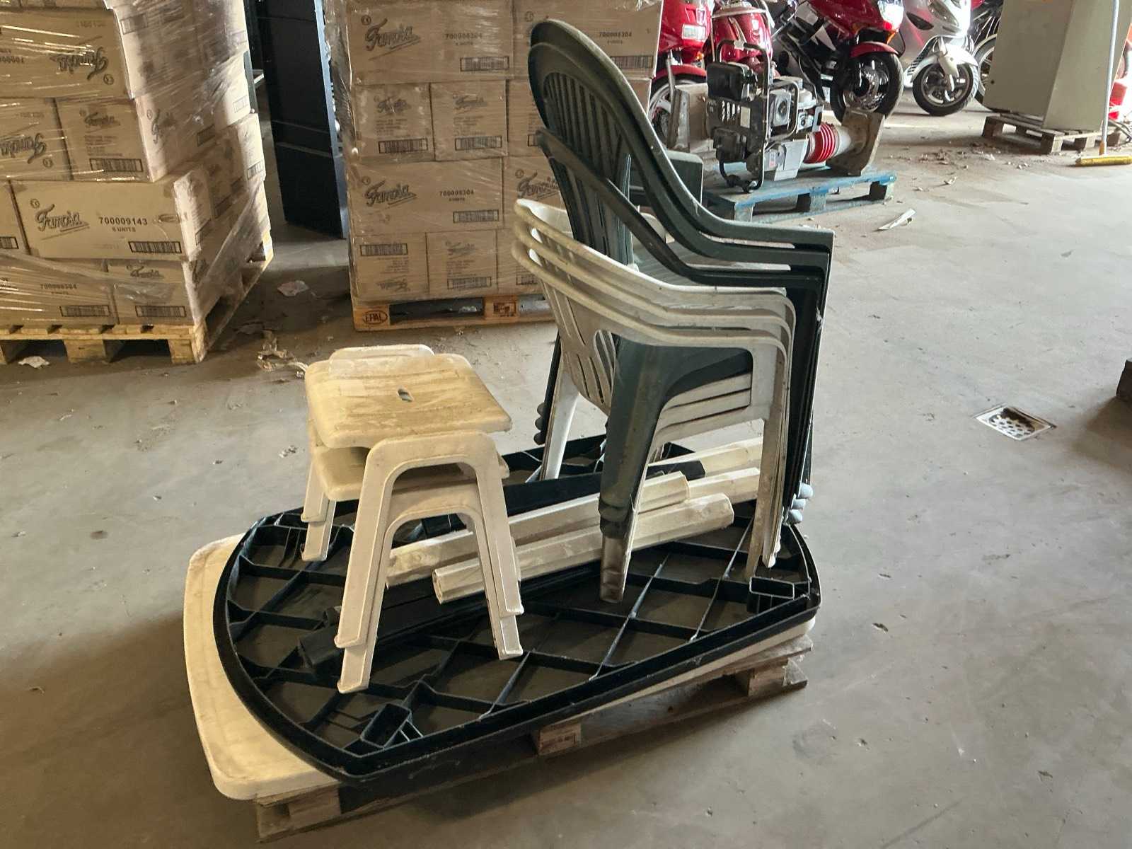 Tuinstoelen met tafels