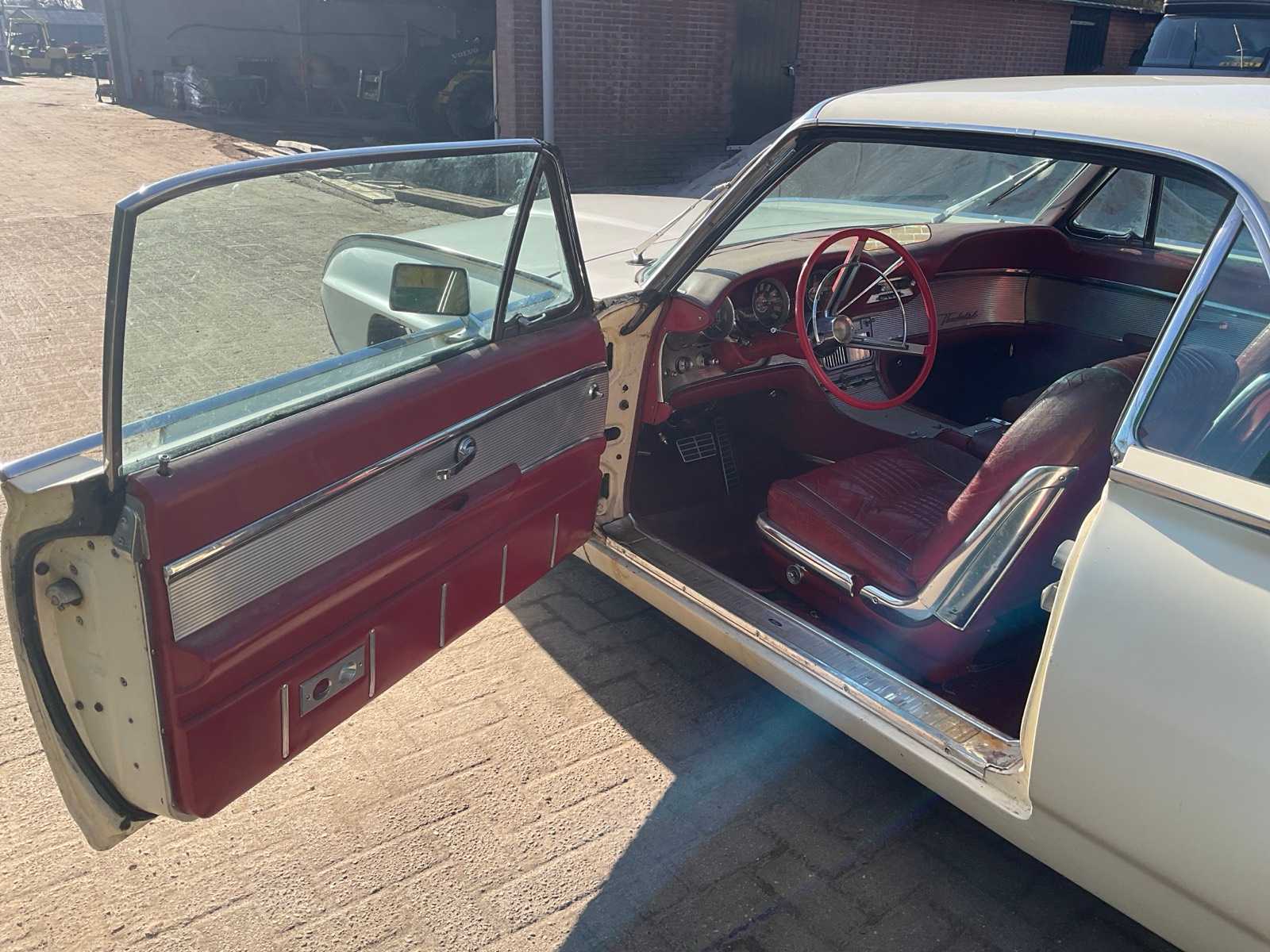 1963 Ford Thunderbird V8 Oldtimer auto