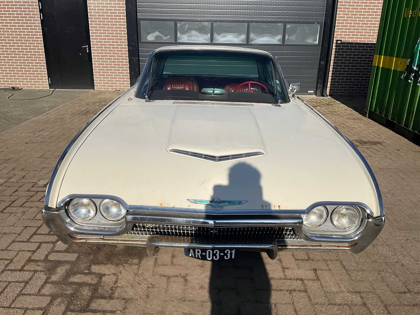 1963 Ford Thunderbird V8 Oldtimer auto