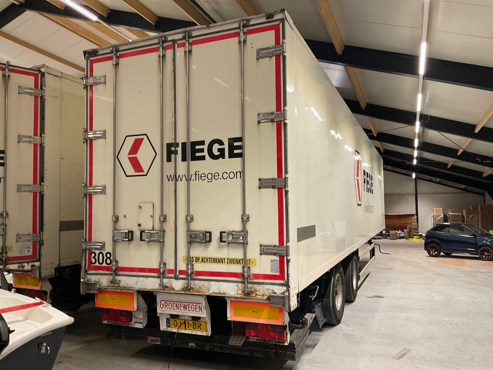 Groenewegen Oplegger inclusief winkelinventaris