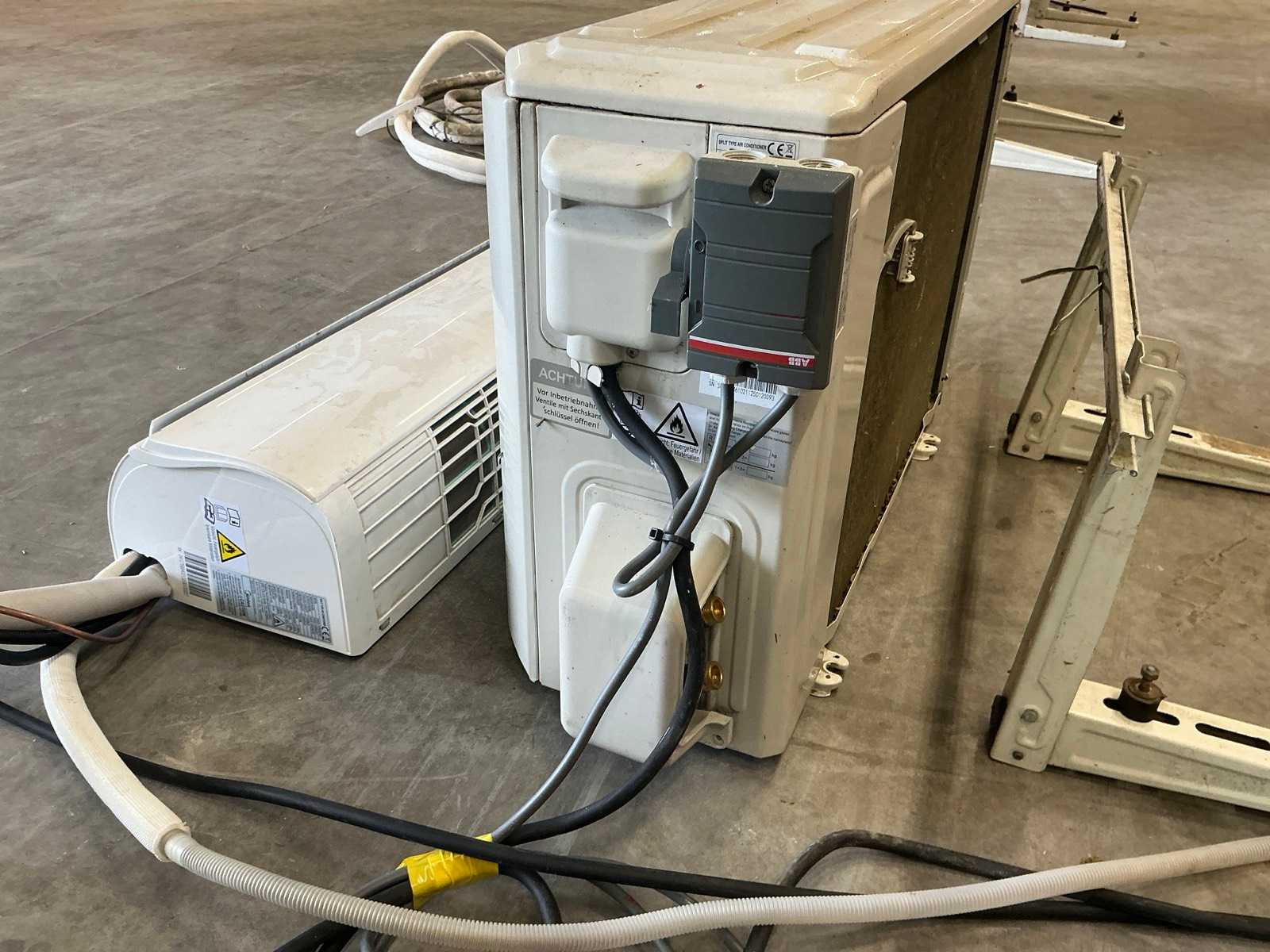 Midea Airco’s 2200W (3x)