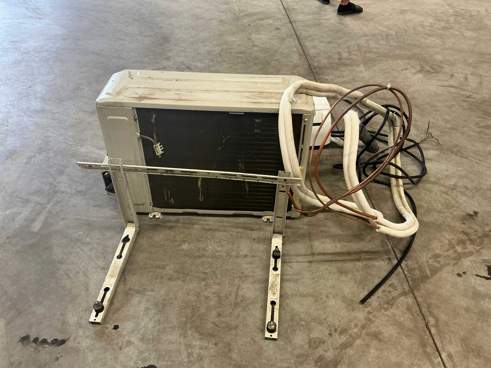 Midea Airco’s 2200W (3x)