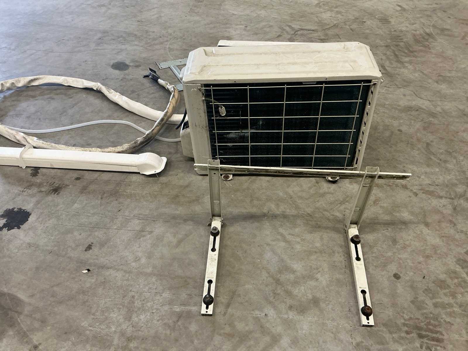 Midea Airco’s 2200W (3x)