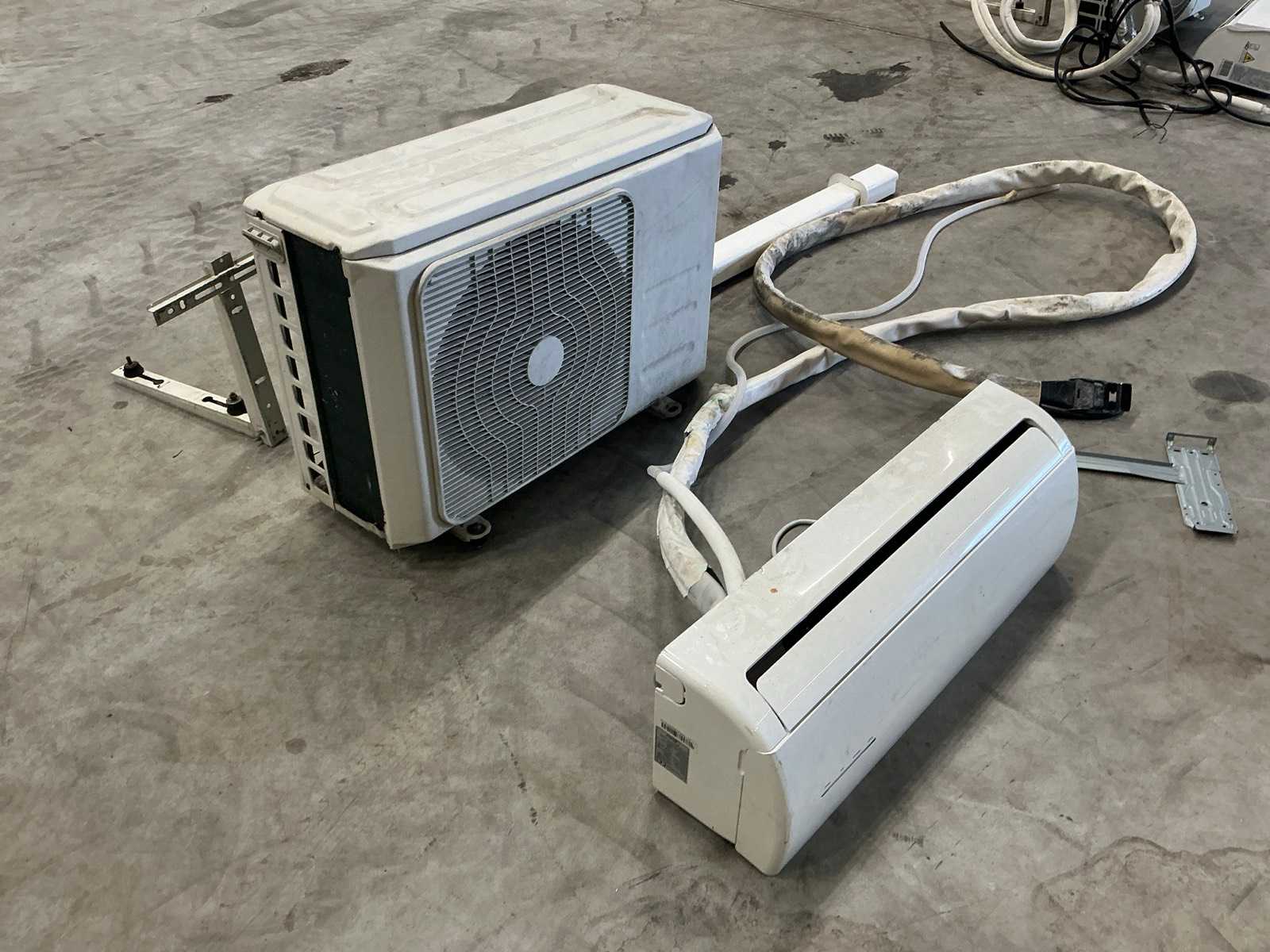 Midea Airco’s 2200W (3x)