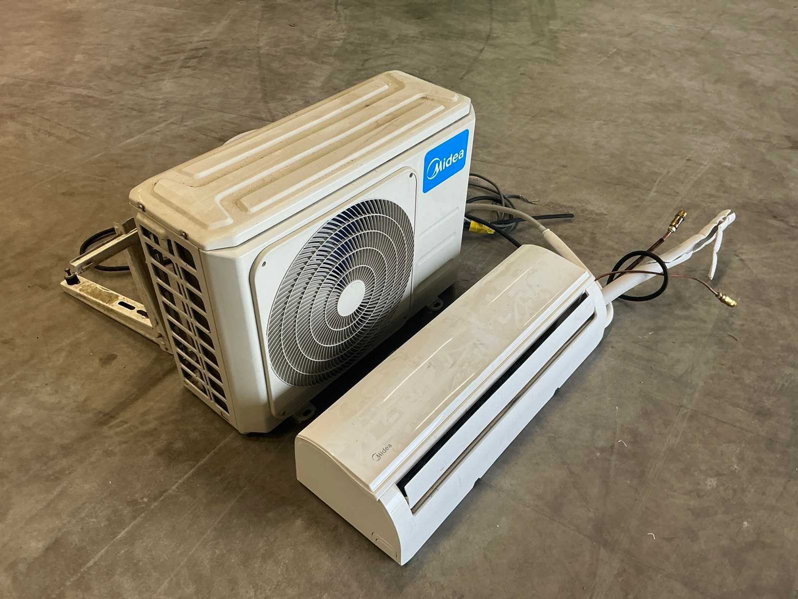 Midea Airco’s 2200W (3x)