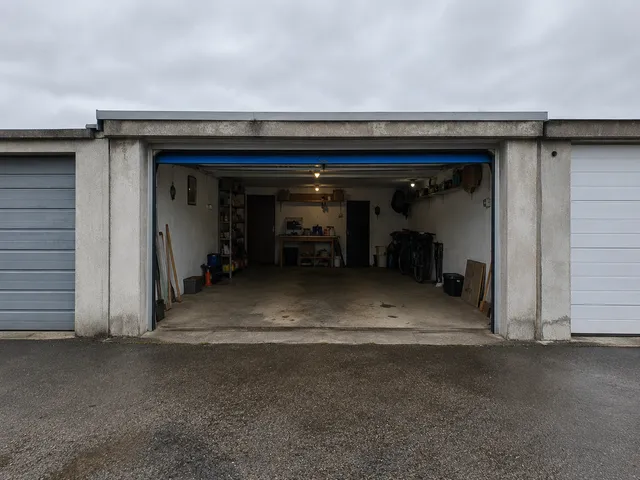 Řadová garáž k prodeji.