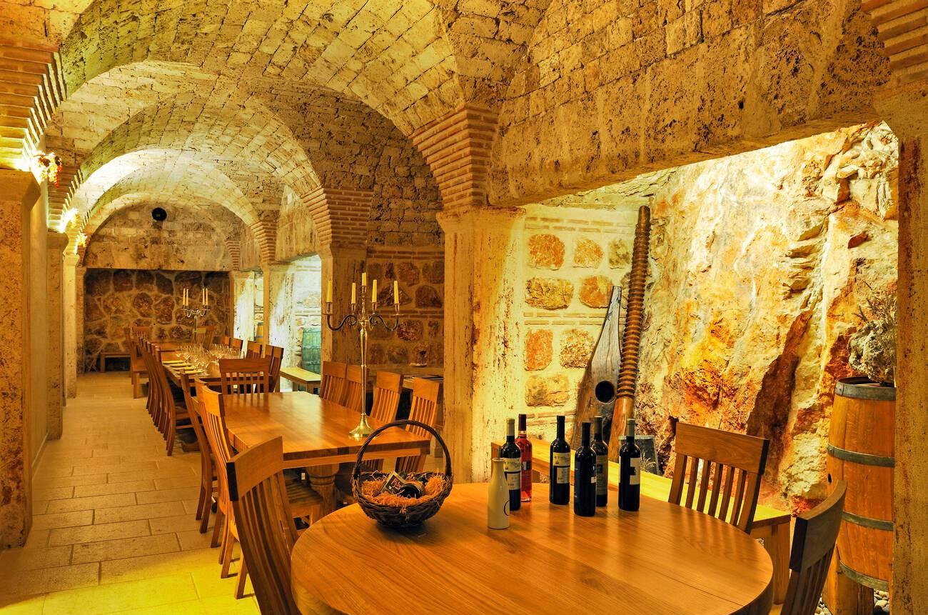 Wine Tasting Tours: Exploring Croatian Islands' Vineyards by Boat