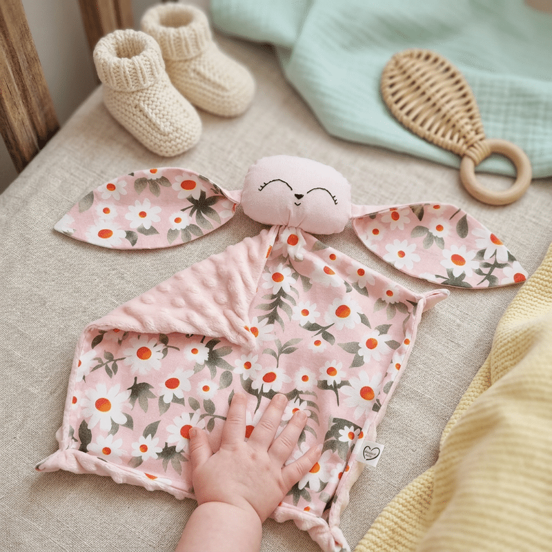 Nyuszkó szundikendő /virágok