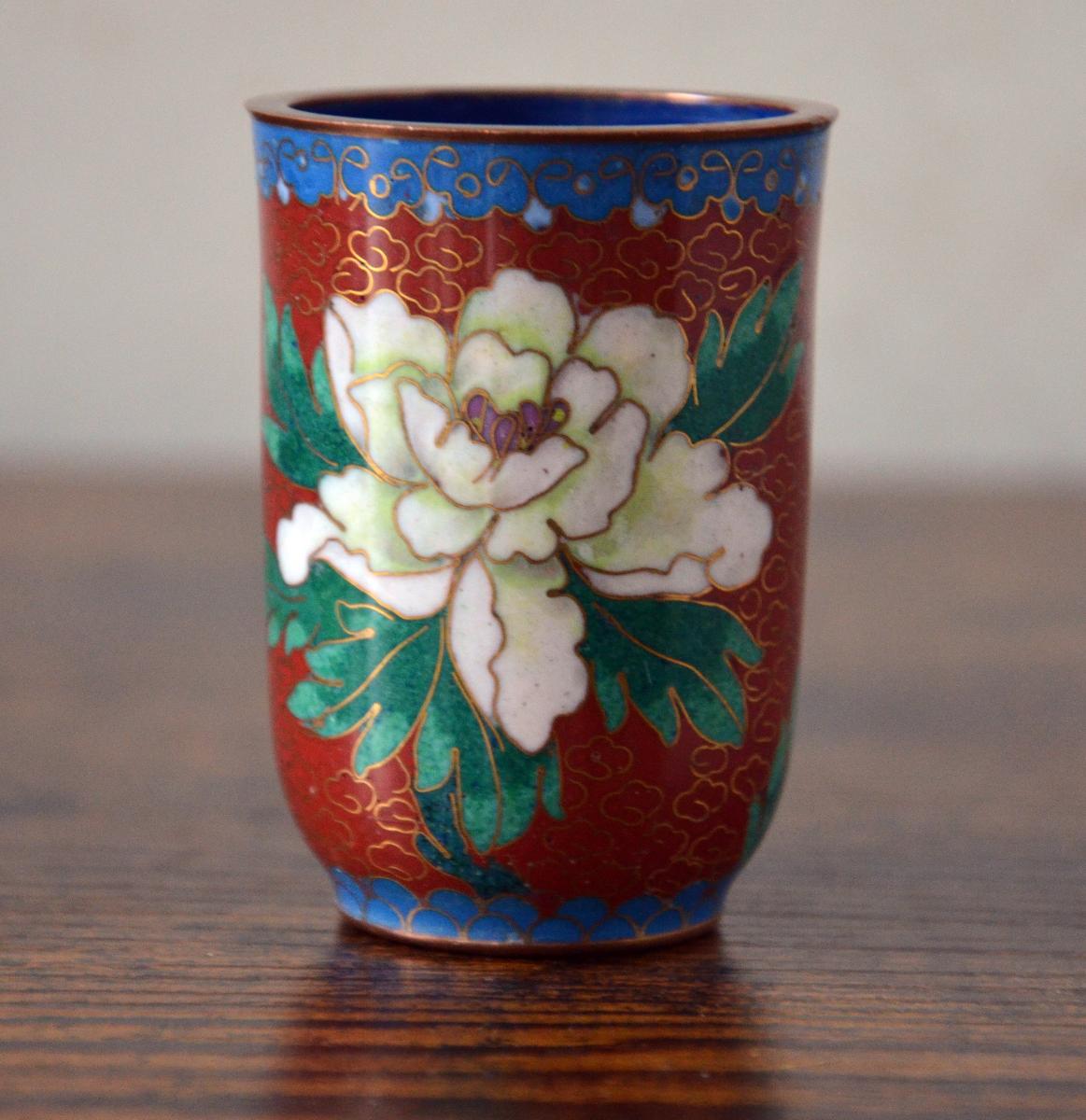 KOVOVÝ POHÁREK CLOISONNÉ - KALÍŠEK /23189