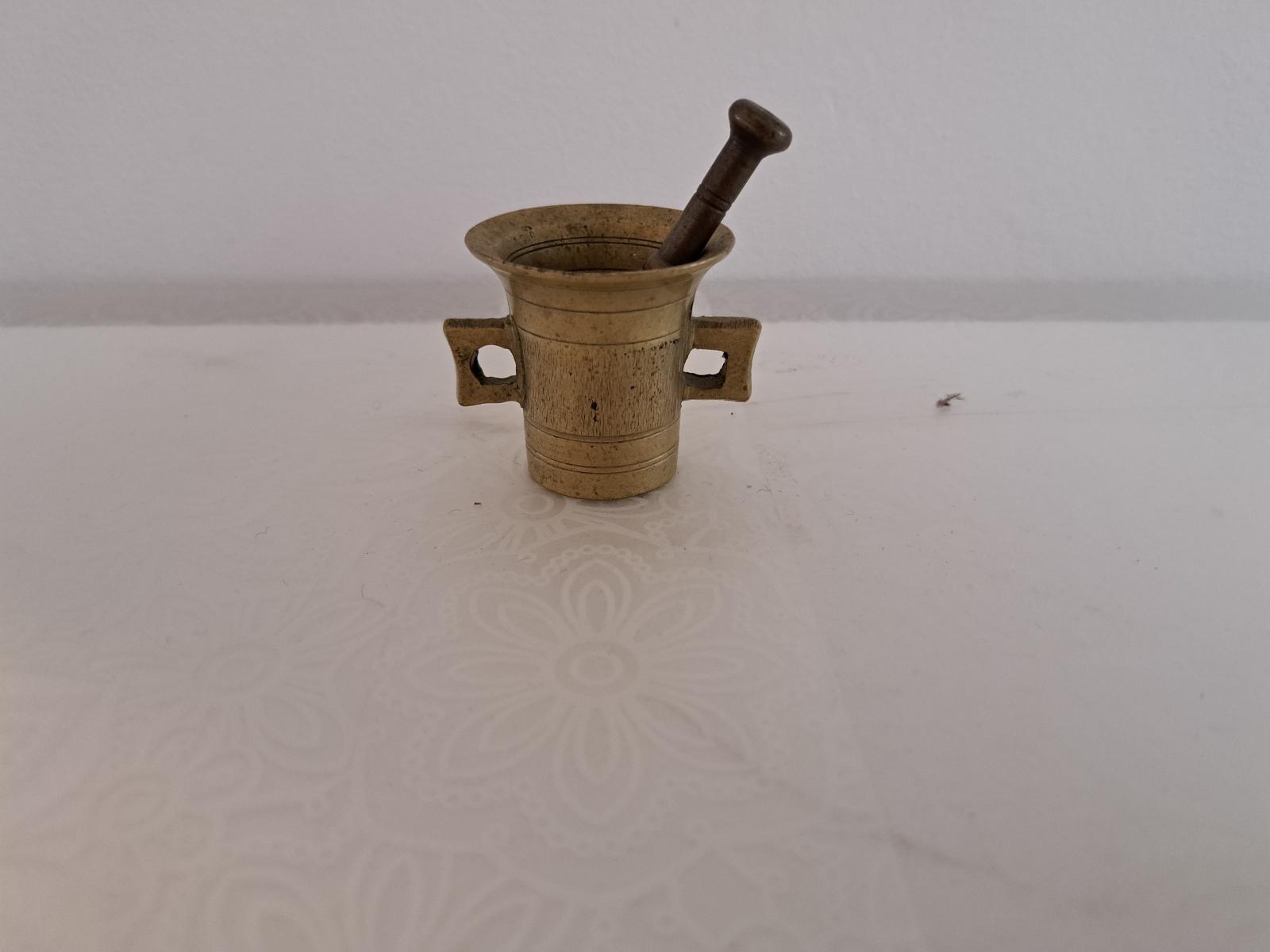 minihmoždíř s tloukem