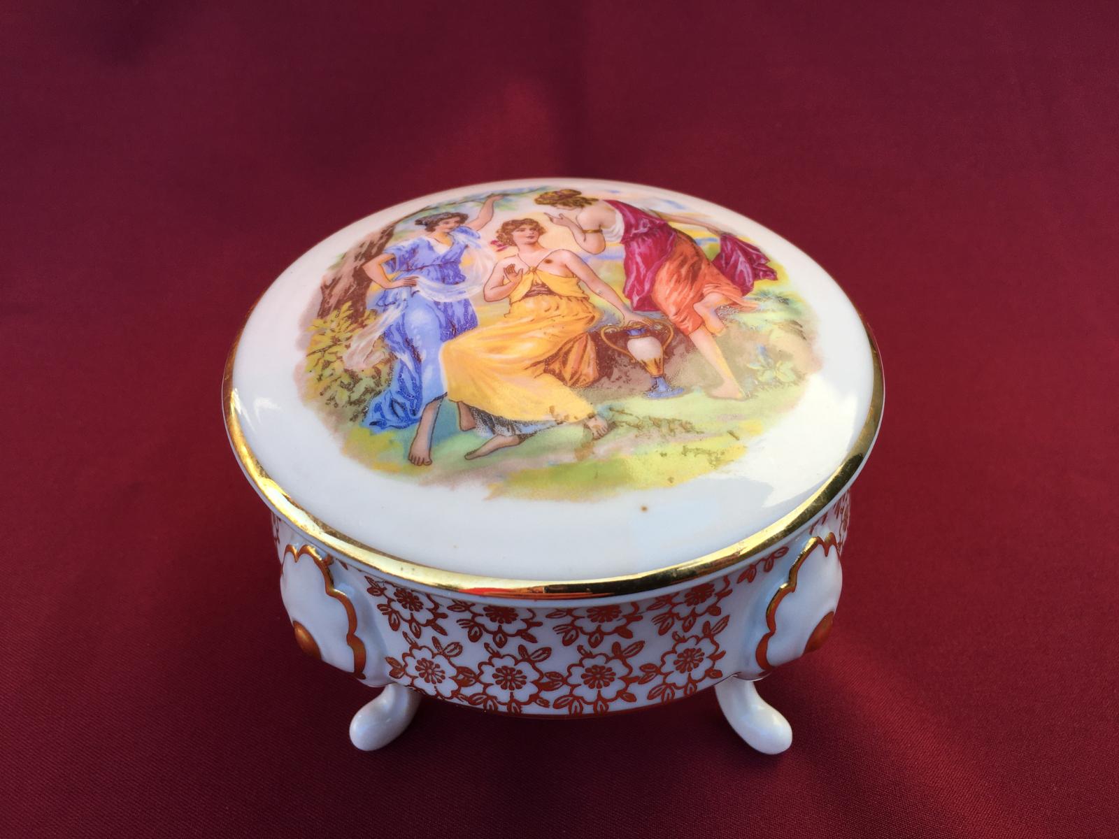 Porcelánová dóza. Pirken Hammer