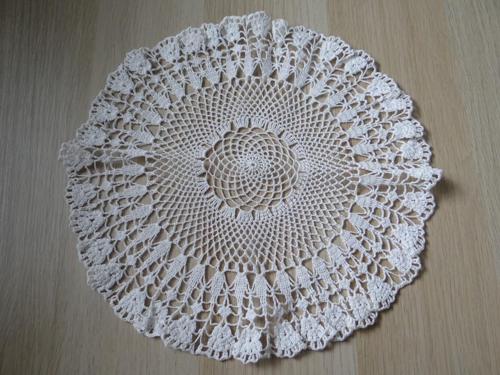 Dečka, značné stáří, průměr 38 cm.