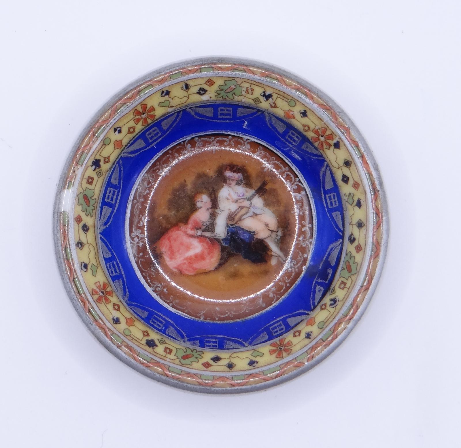SLAVKOV - MISTIČKA, průměr 6,5 cm, galantní scéna, špičkový stav.