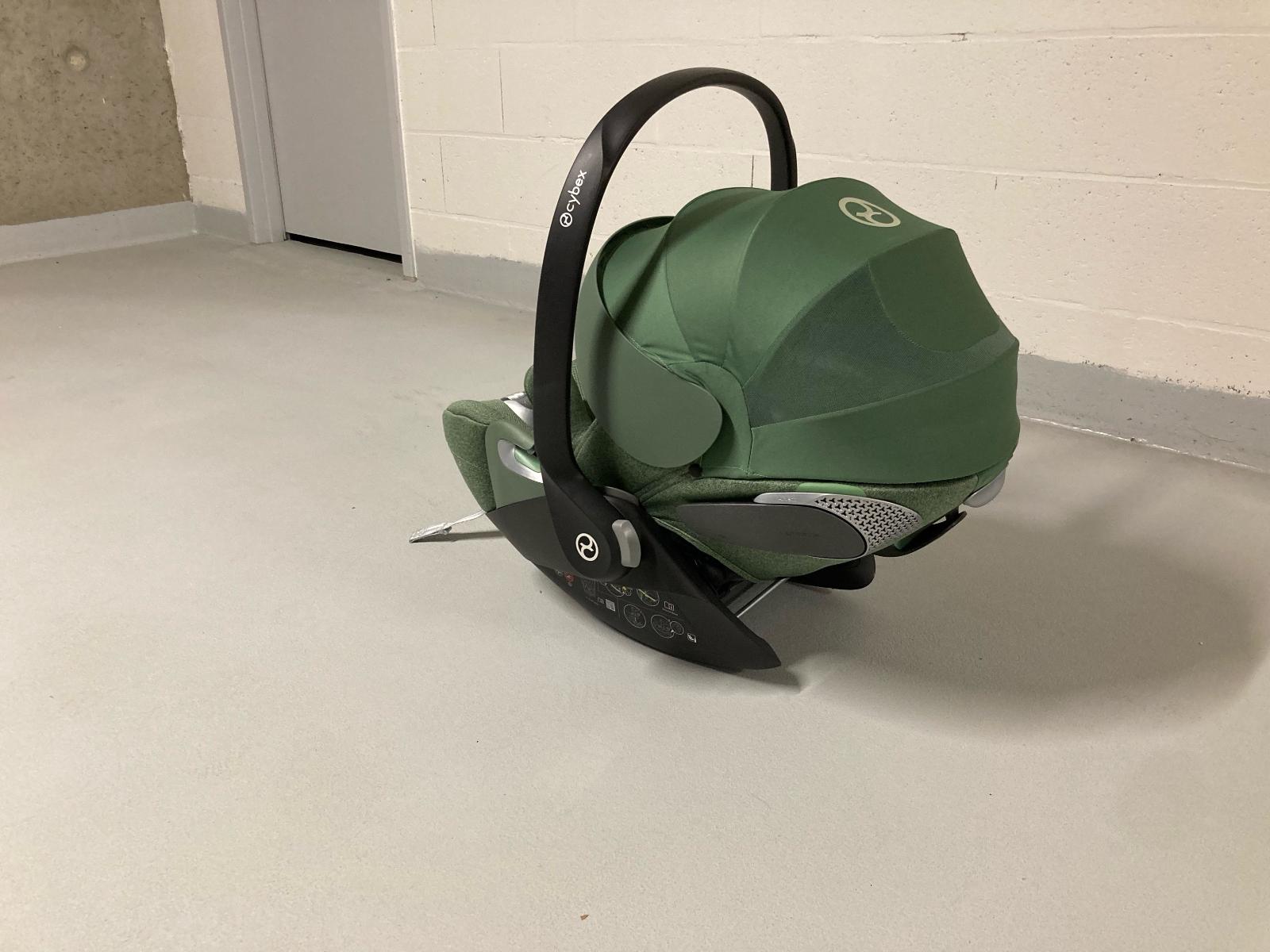CYBEX Cloud T i-Size Plus 2024 Leaf Green 1