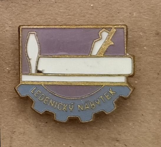 P94 Odznak Ledenický nábytek 1ks