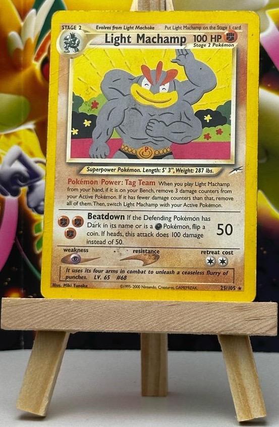 Vzácný Light Machamp | Neo Destiny 25/105 |