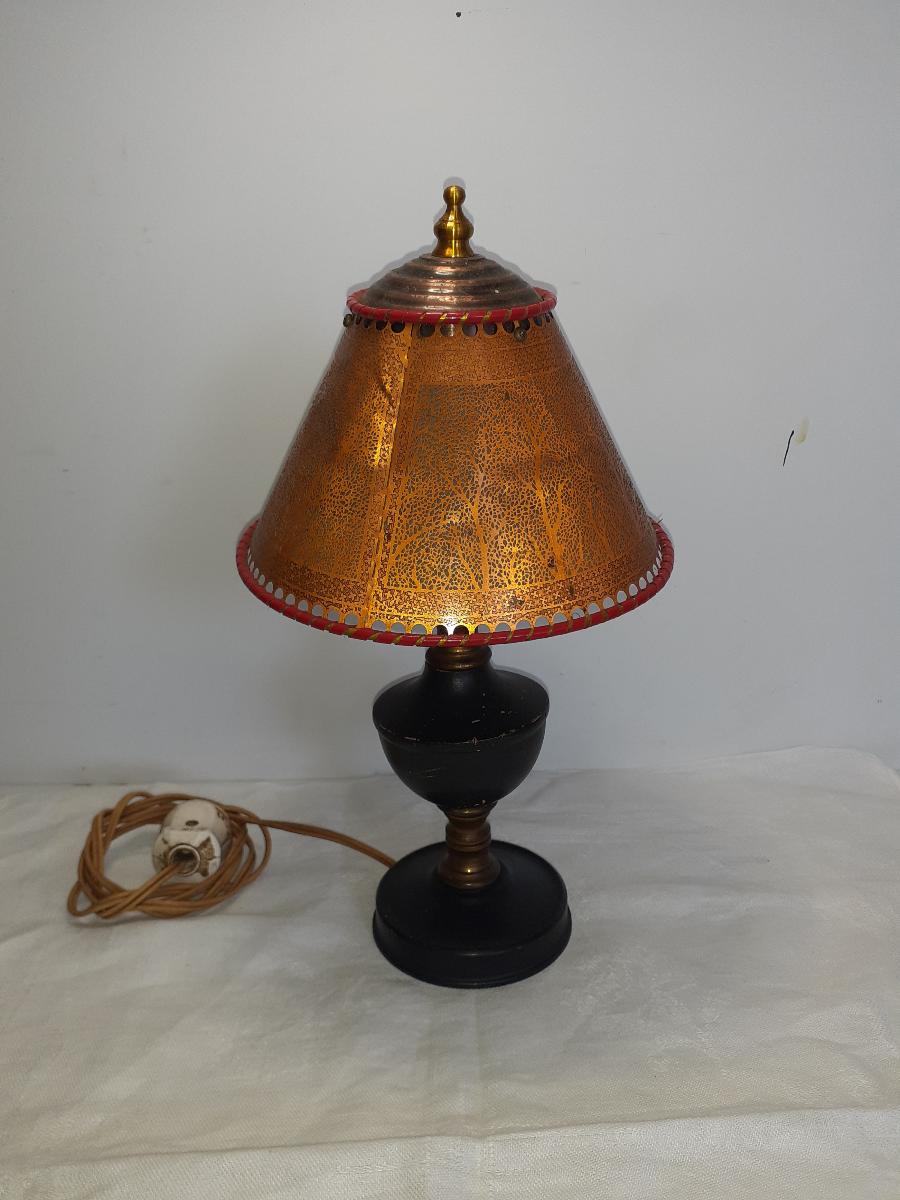 STAROŽITNA STOLNÍ LAMPA