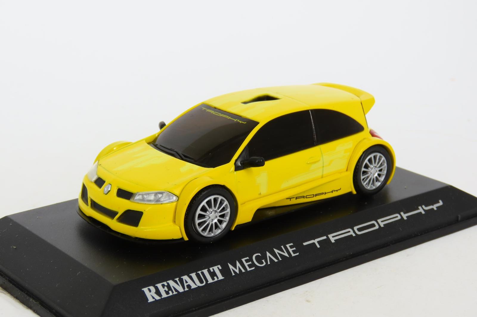 Renault Megane Trophy Universal Hobbies 1:43 K40 Street NEW26