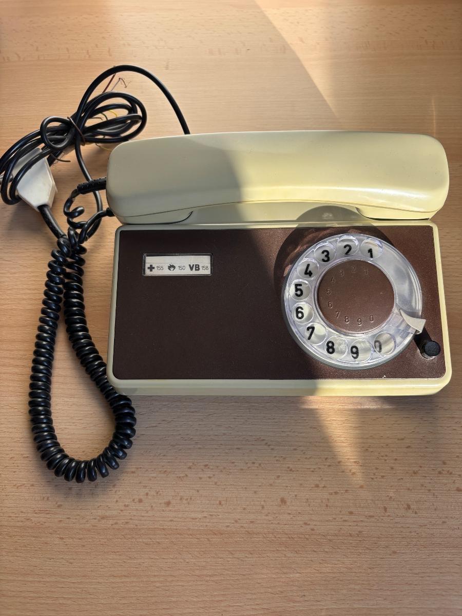 Retro telefon Tesla Stropkov