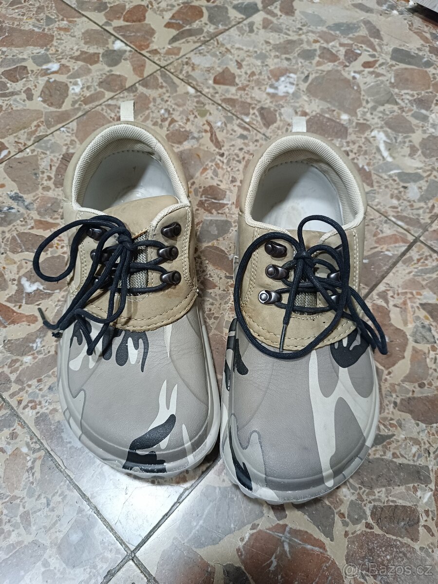 Různé pánské boty