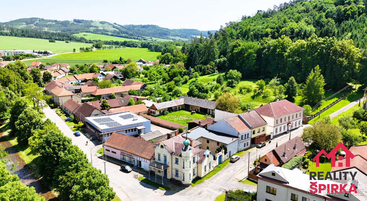Prodej RD 5+1, CP 5.677 m², Jaroměřice