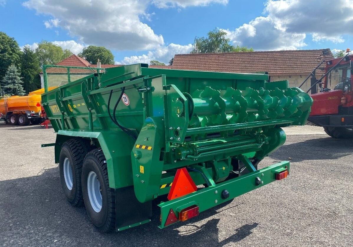 Rozmetadlo hnoje - chlévské mrvy