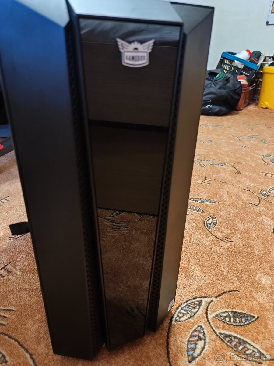 Plně funkční herní počitač AlzaPC Gamebox