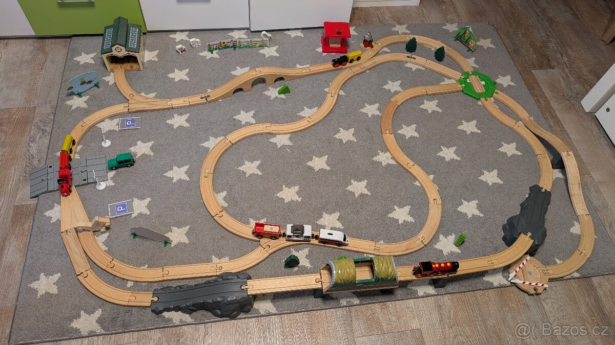 Kompletní set vláčků a kolejí BRIO s příslušenstvím