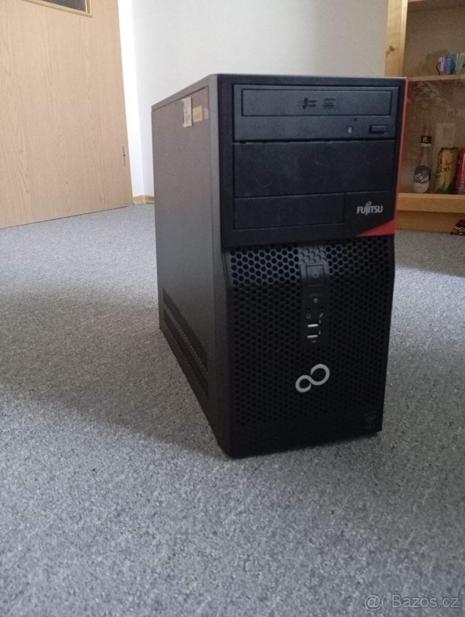 Kancelářský počítač Fujitsu
