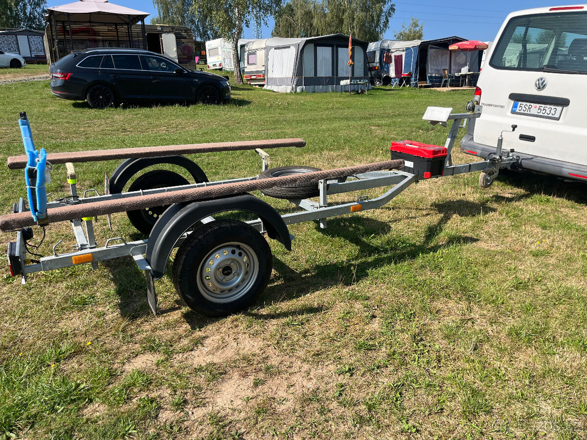 Přívěs na loď Jinos N1B