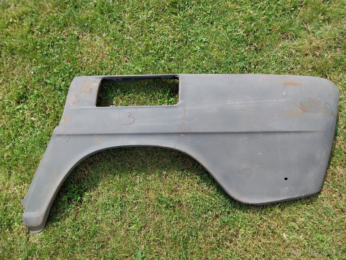 Levý zadní blatník Škoda 100