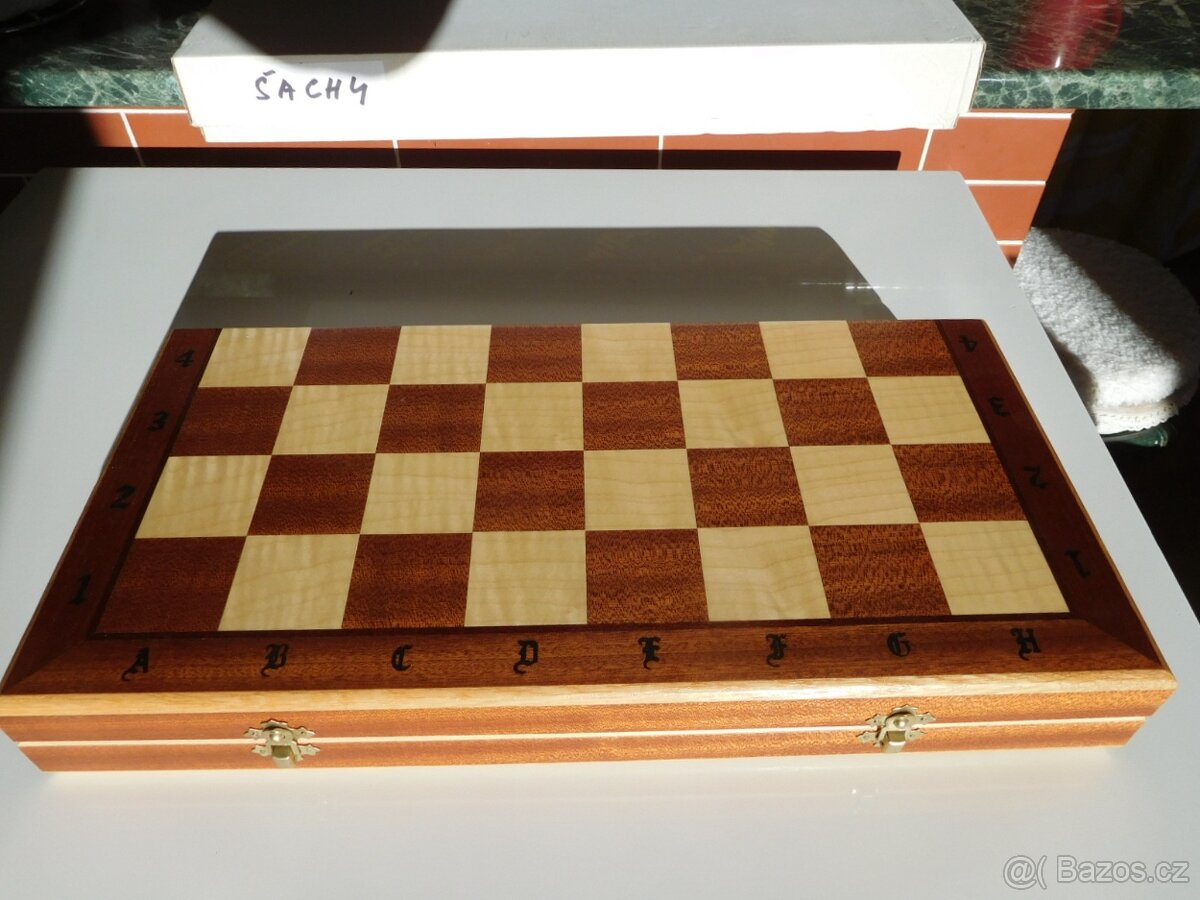 Dřevěné šachy