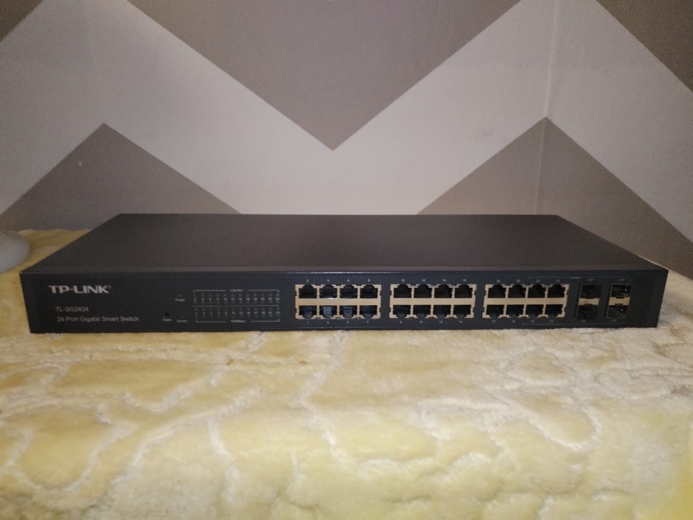TP-Link TL-SG2424