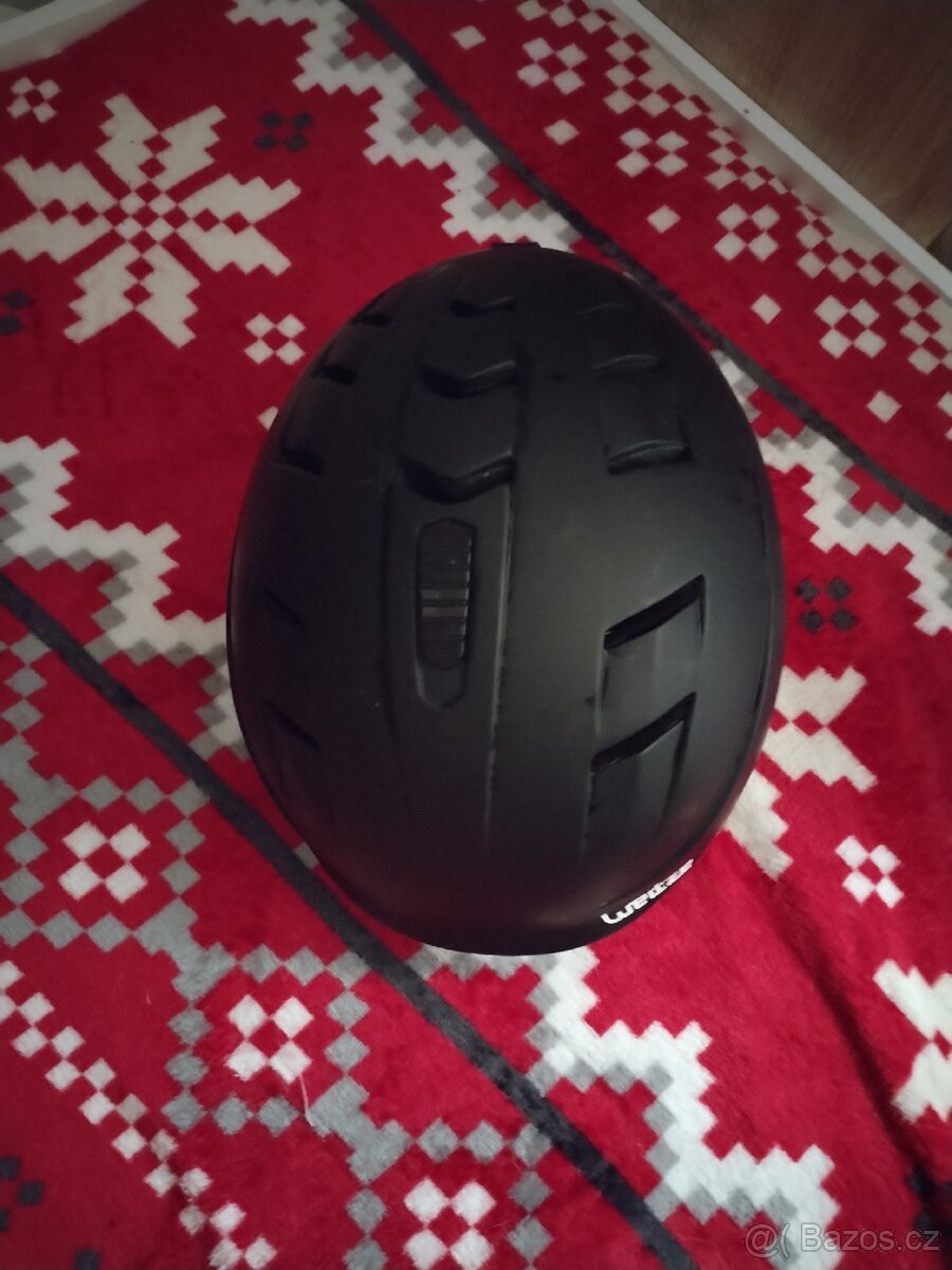 Lyžařská a snowboardová helma pro dítě