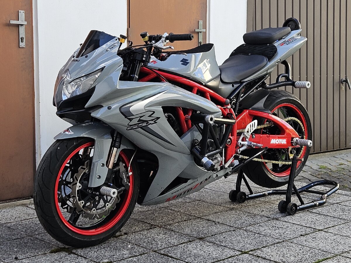 Suzuki GSX-R 750 K7 Stunt