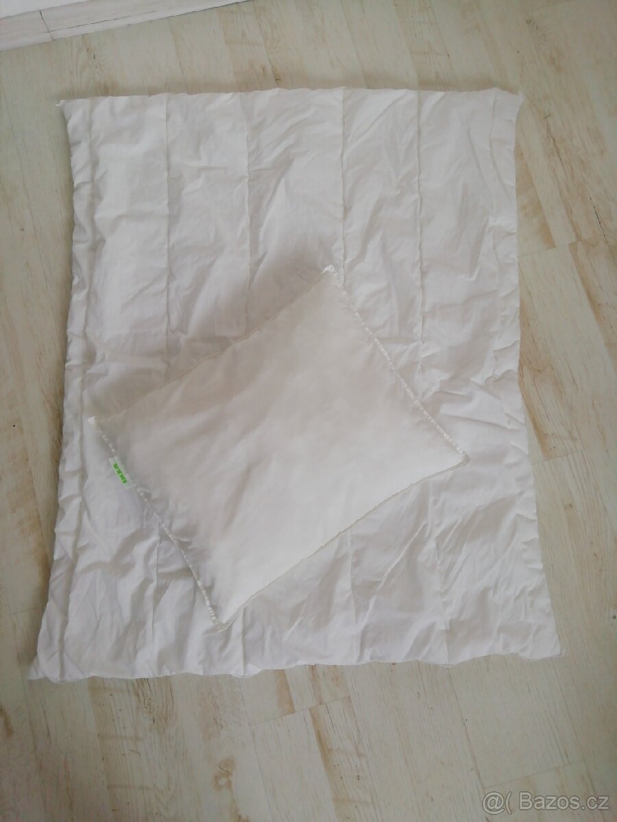 Dětský polštář a peřina IKEA.