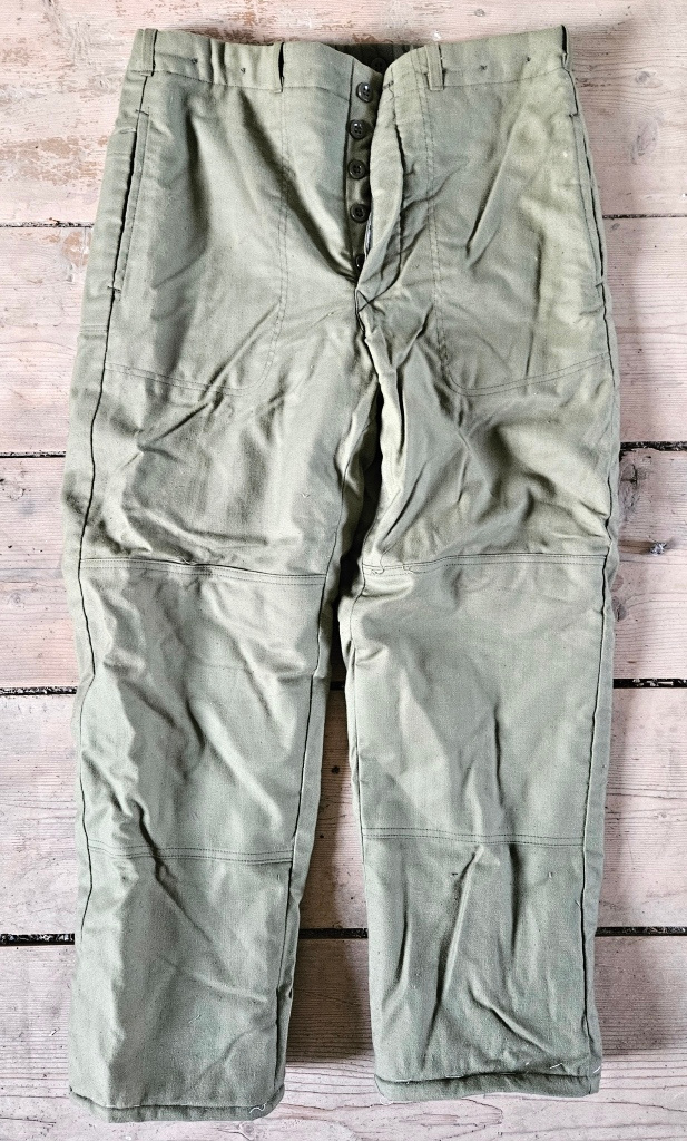 Staré pracovní zateplené kalhoty zelené 1