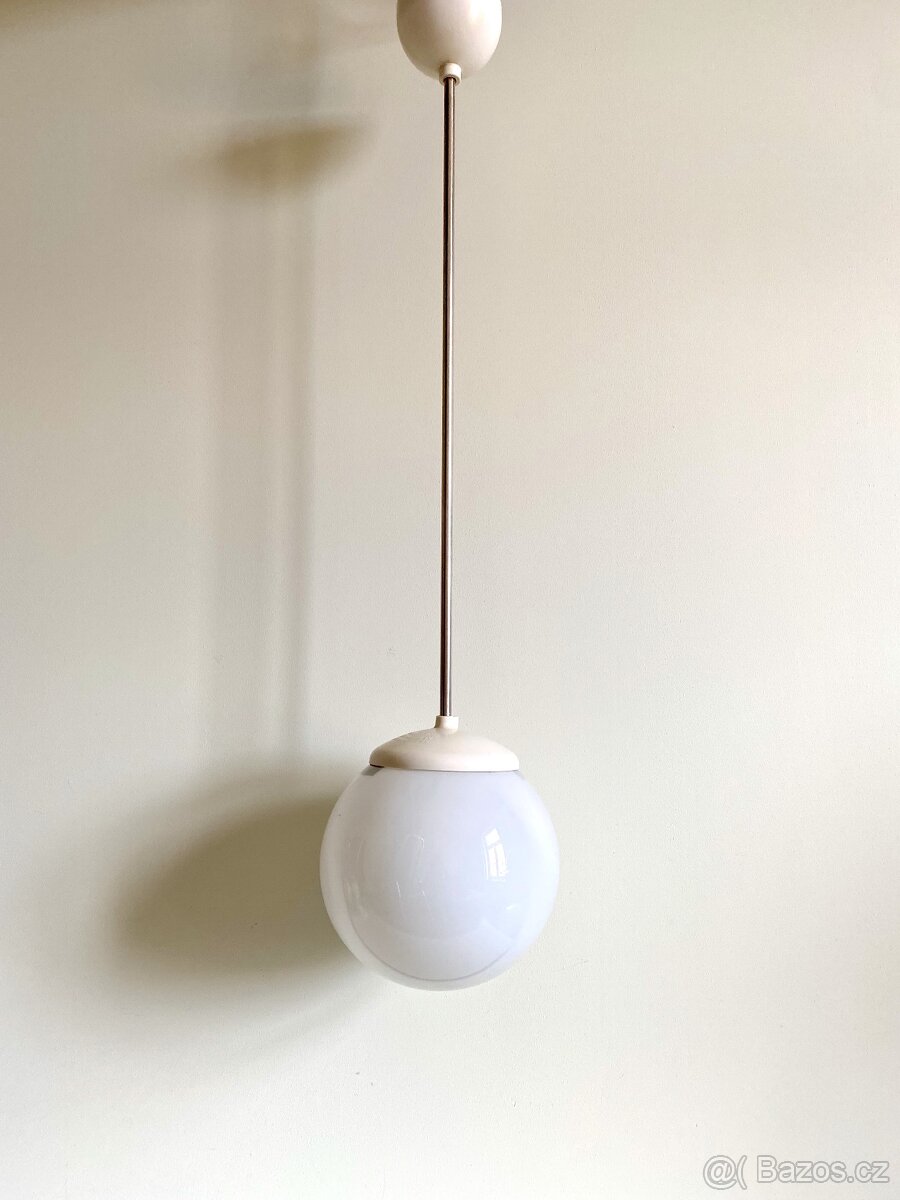 Starožitný lustr, poniklovaný kov, bílý bakelit