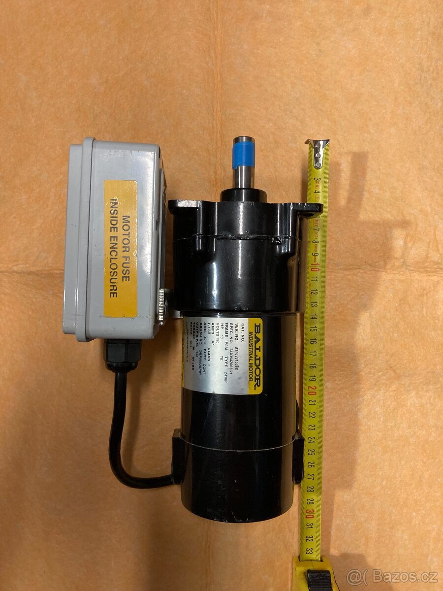 Elektromotor s prevodovkou