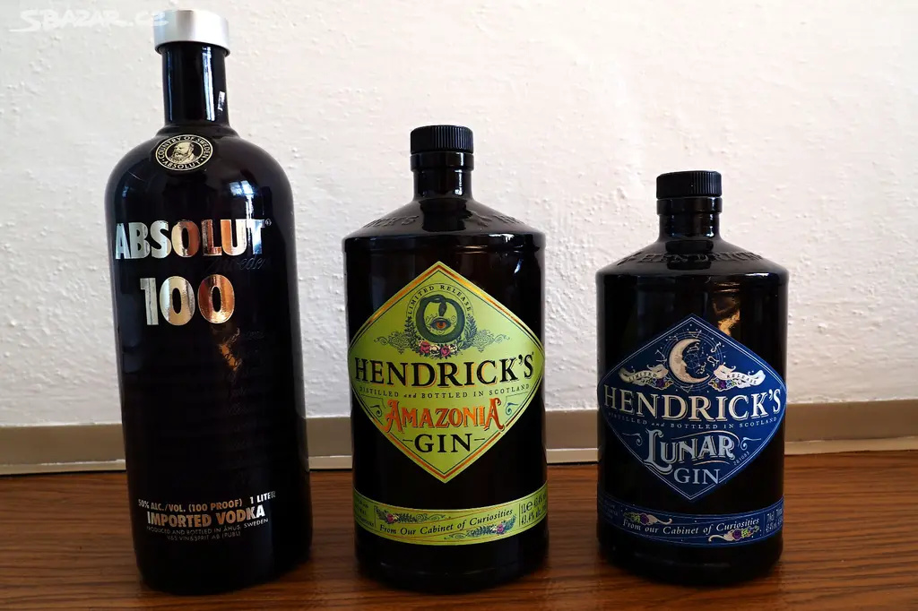 Sběratelské prázdné lahve + pivní lahve a plechovky