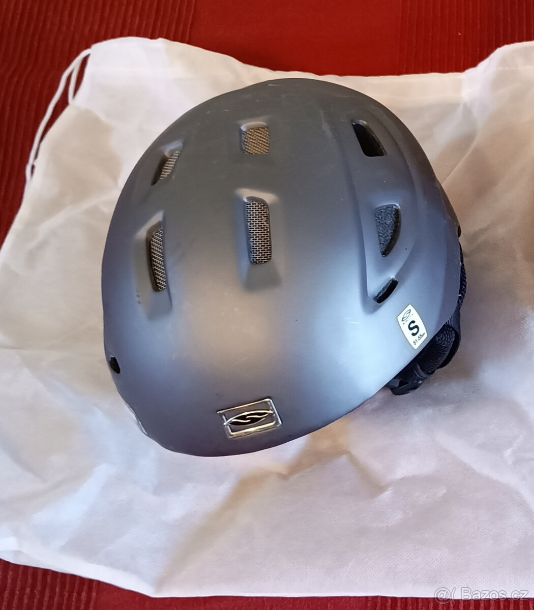 Prodám lyžařskou/snowboardovou přilbu Smith Venue