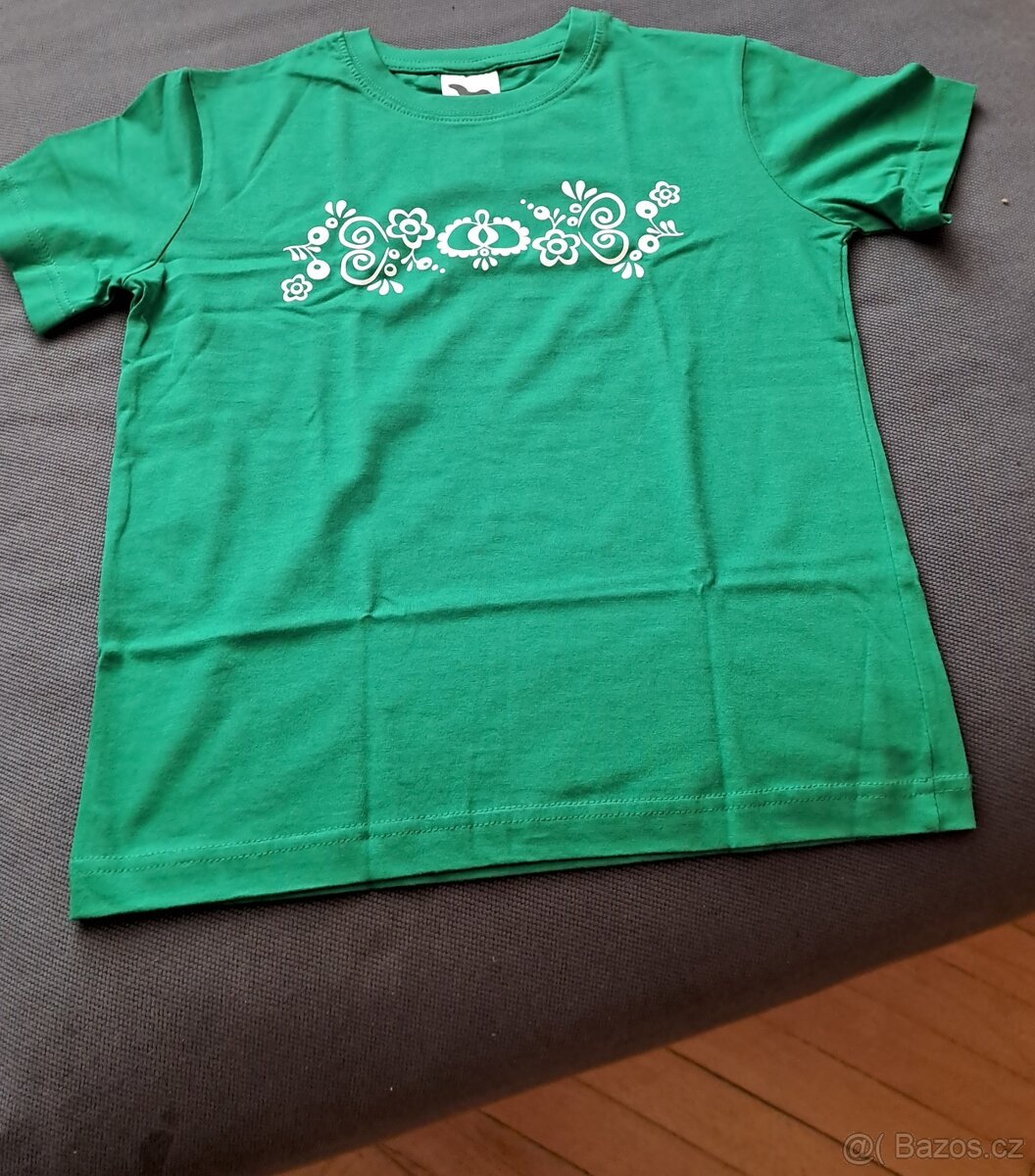 Nové tričko s folklornim motivem